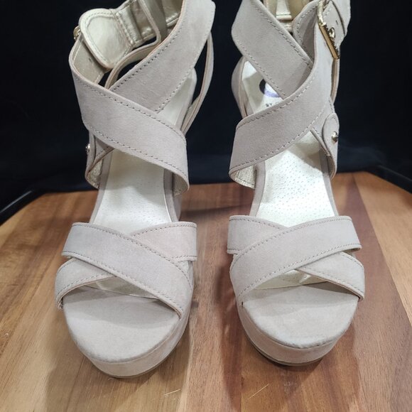 High heel wedge shoes in nutral beige color in suede - Picture 3 of 7